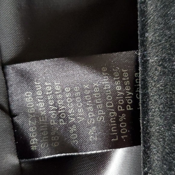 Sandra Augelazzi - Black suit with white stripe ribbons. Only worn a few times. - Picture 6 of 10